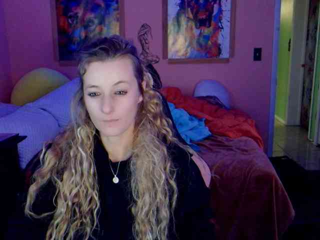 YourSecretGirlFriend963 webcam