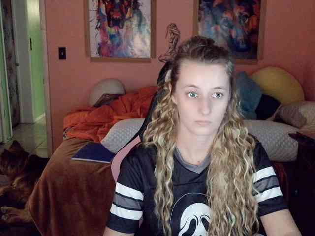 YourSecretGirlFriend963 webcam