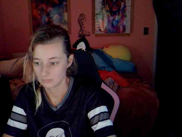 YourSecretGirlFriend963 webcam