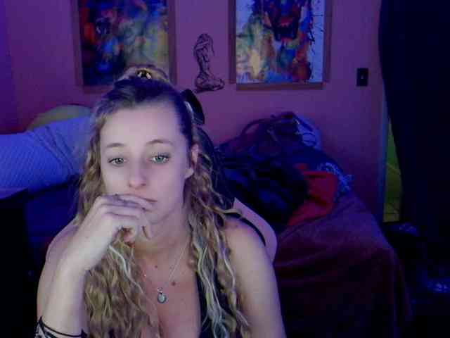 YourSecretGirlFriend963 webcam