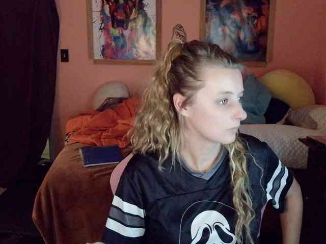 YourSecretGirlFriend963 webcam