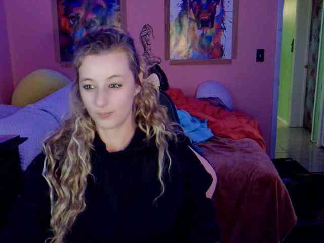 YourSecretGirlFriend963 webcam