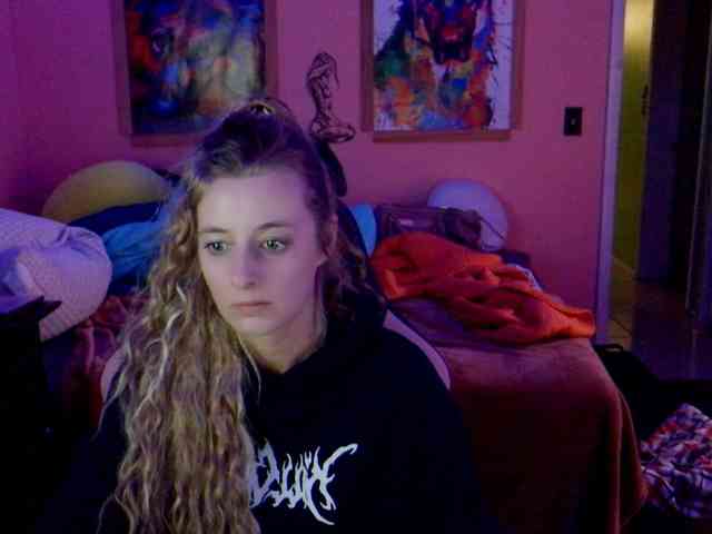 YourSecretGirlFriend963 webcam