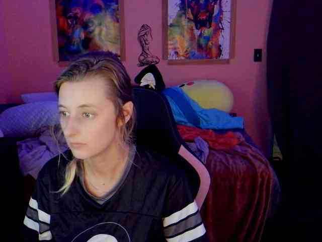 YourSecretGirlFriend963 webcam