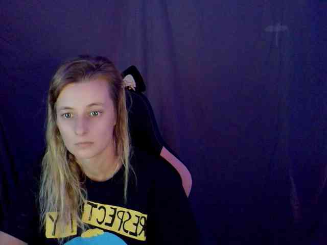 YourSecretGirlFriend963 webcam