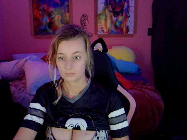 YourSecretGirlFriend963 webcam