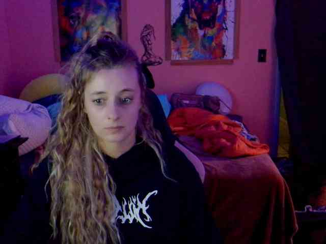 YourSecretGirlFriend963 webcam