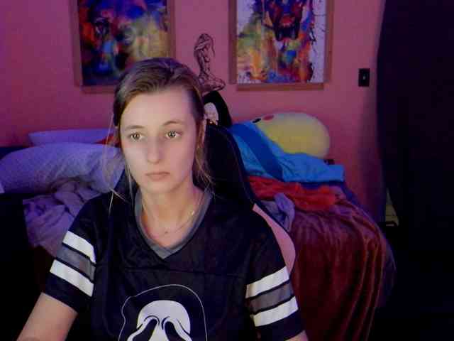 YourSecretGirlFriend963 webcam