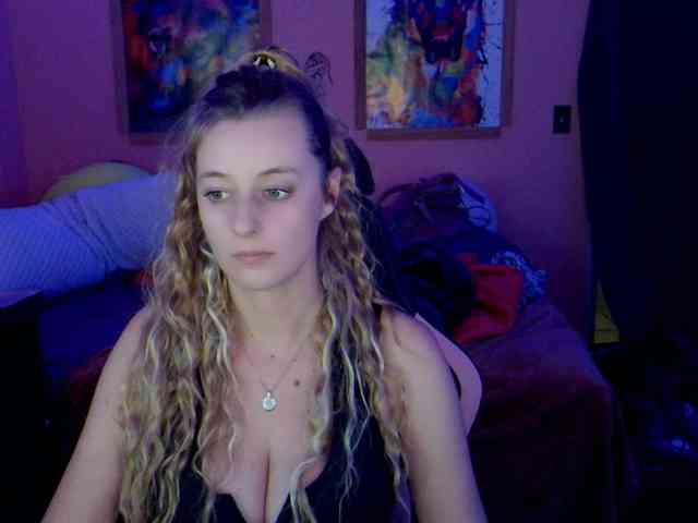 YourSecretGirlFriend963 webcam