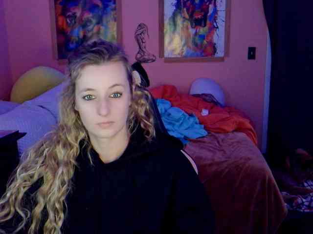 YourSecretGirlFriend963 webcam