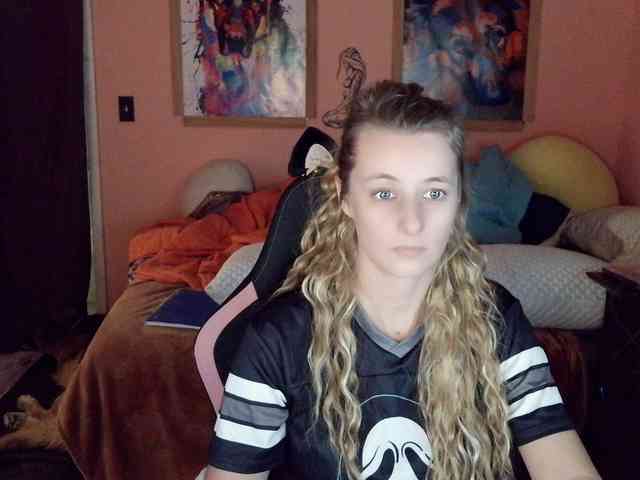 YourSecretGirlFriend963 webcam