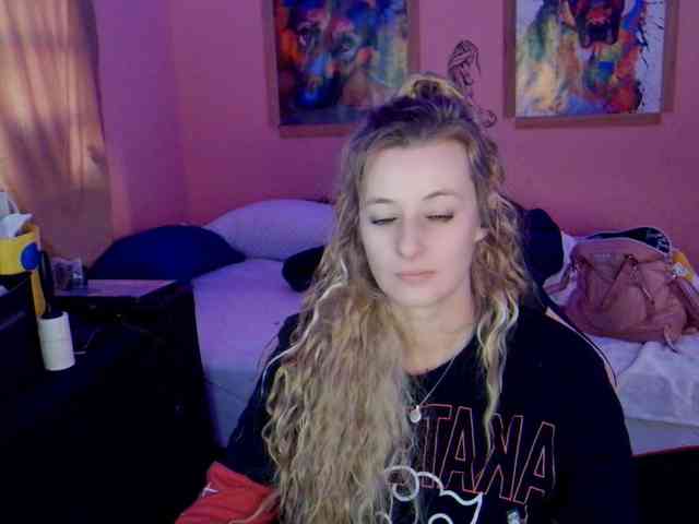 YourSecretGirlFriend963 webcam