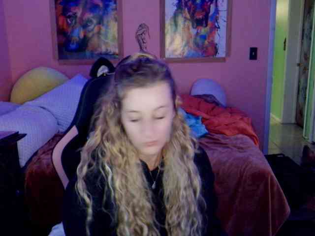 YourSecretGirlFriend963 webcam