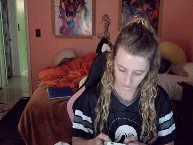 YourSecretGirlFriend963 webcam