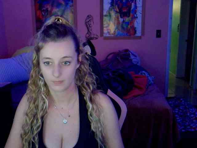 YourSecretGirlFriend963 webcam