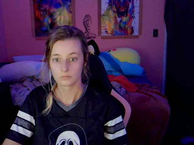 YourSecretGirlFriend963 webcam