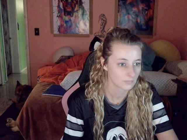 YourSecretGirlFriend963 webcam