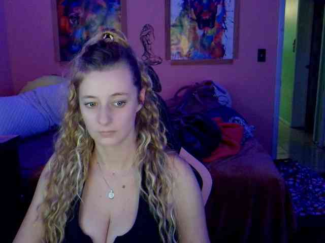 YourSecretGirlFriend963 webcam