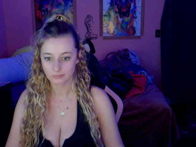 YourSecretGirlFriend963 webcam