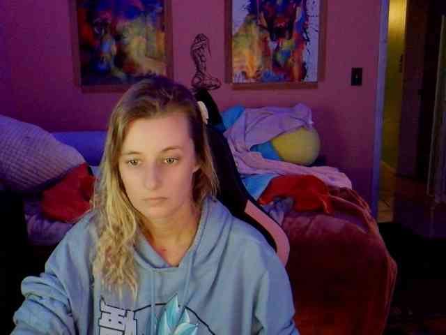 YourSecretGirlFriend963 webcam