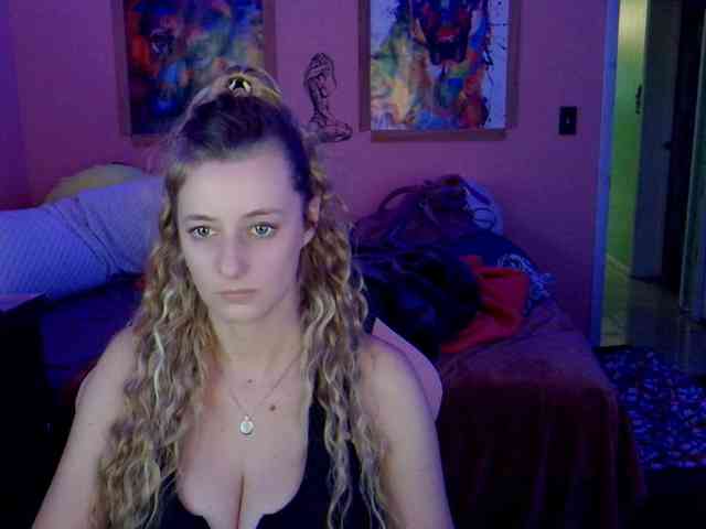 YourSecretGirlFriend963 webcam