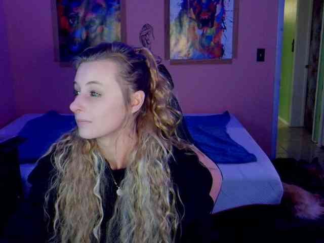 YourSecretGirlFriend963 webcam