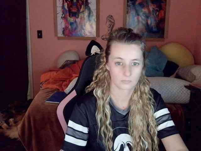 YourSecretGirlFriend963 webcam