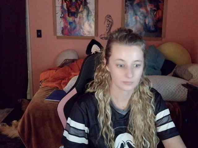 YourSecretGirlFriend963 webcam