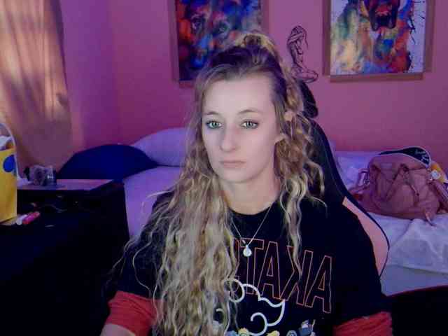 YourSecretGirlFriend963 webcam