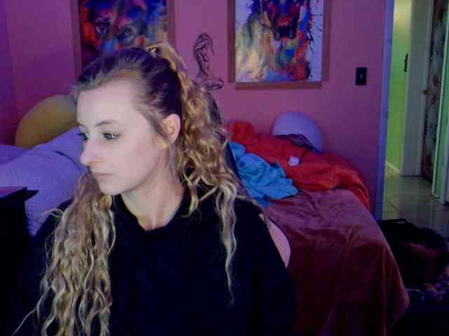 YourSecretGirlFriend963 webcam