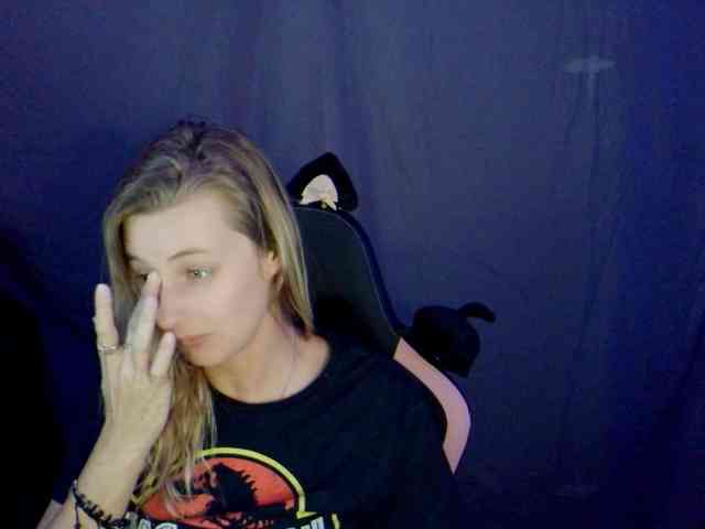 YourSecretGirlFriend963 webcam