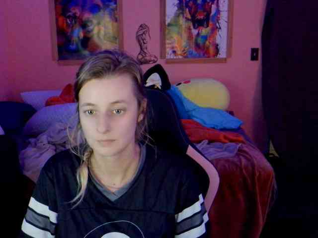 YourSecretGirlFriend963 webcam