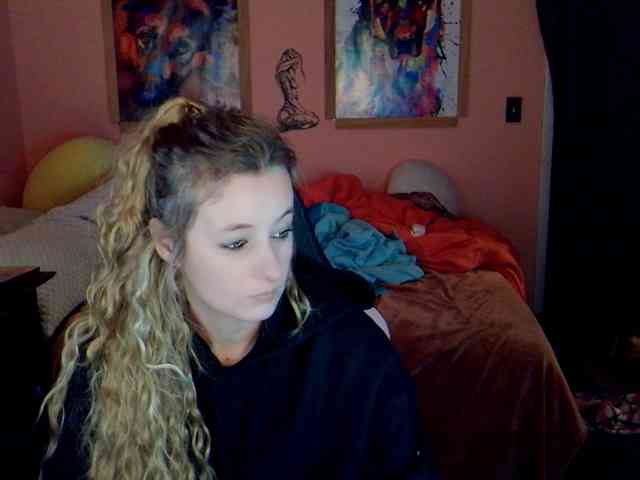 YourSecretGirlFriend963 webcam