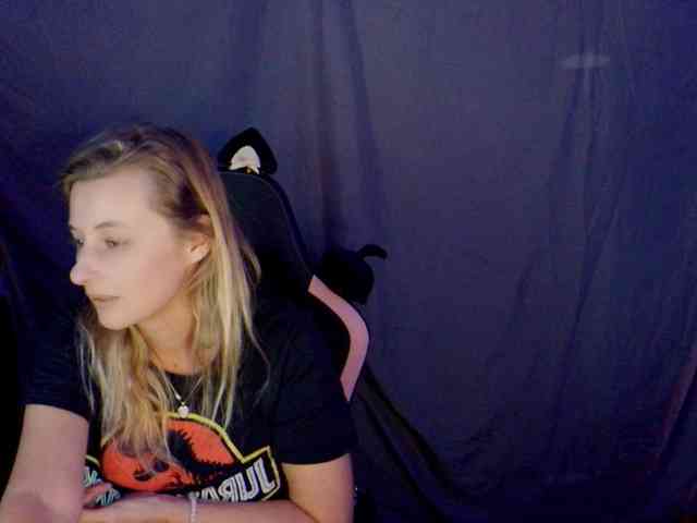 YourSecretGirlFriend963 webcam