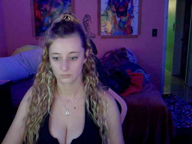 YourSecretGirlFriend963 webcam