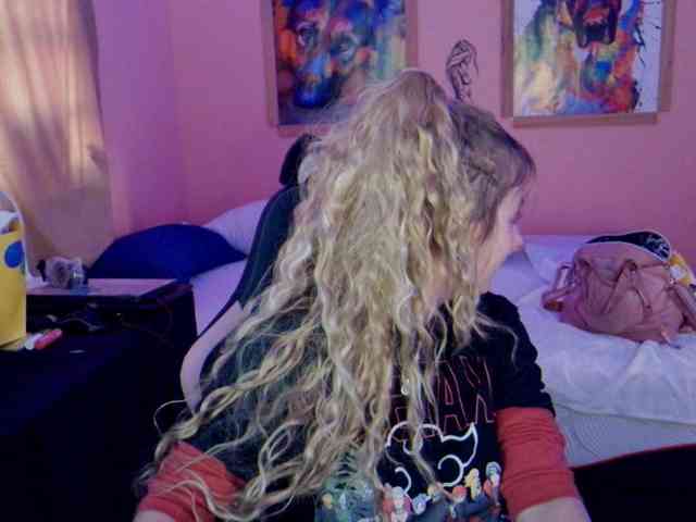 YourSecretGirlFriend963 webcam