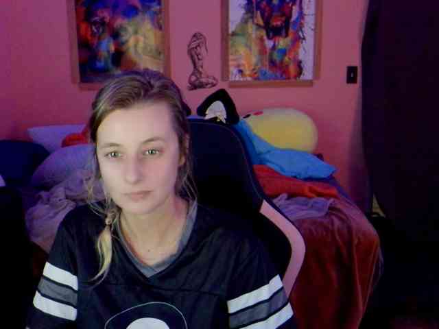 YourSecretGirlFriend963 webcam