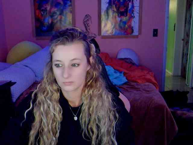 YourSecretGirlFriend963 webcam