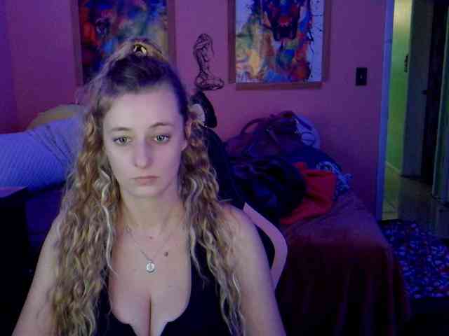 YourSecretGirlFriend963 webcam