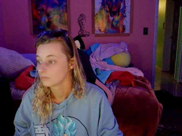 YourSecretGirlFriend963 webcam