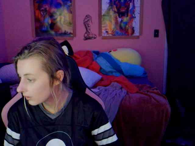 YourSecretGirlFriend963 webcam