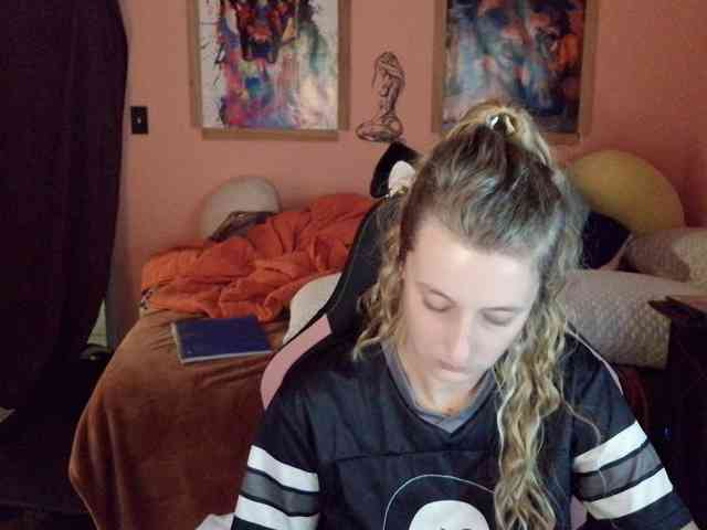 YourSecretGirlFriend963 webcam