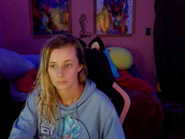 YourSecretGirlFriend963 webcam