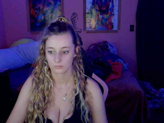 YourSecretGirlFriend963 webcam
