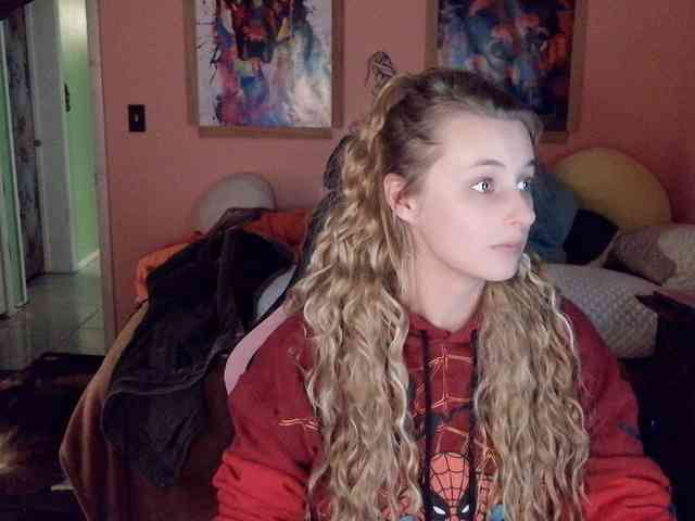 YourSecretGirlFriend963 webcam