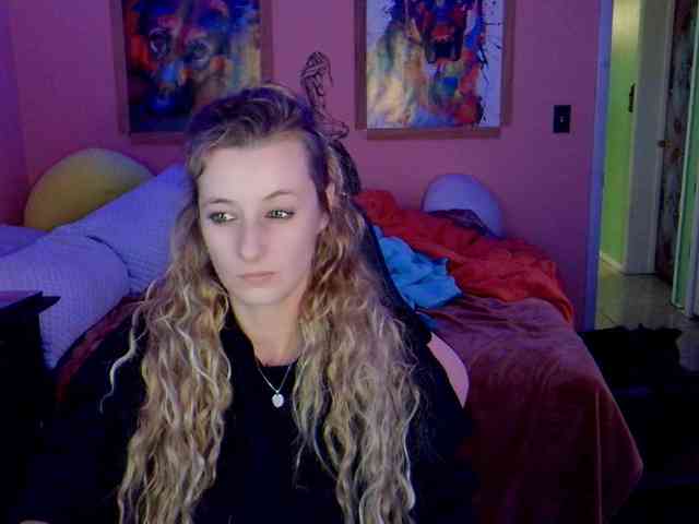 YourSecretGirlFriend963 webcam