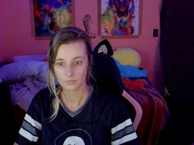 YourSecretGirlFriend963 webcam