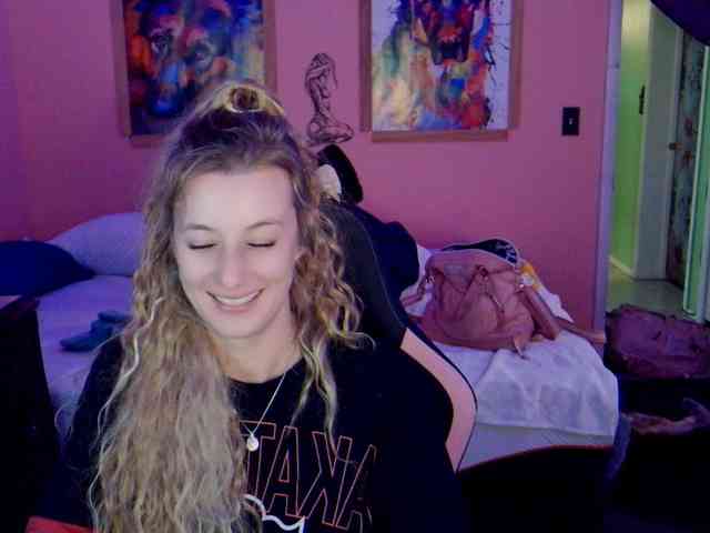 YourSecretGirlFriend963 webcam