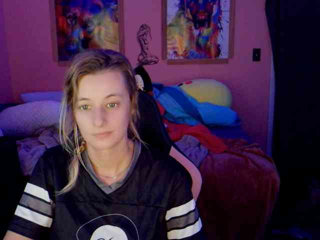 YourSecretGirlFriend963 webcam