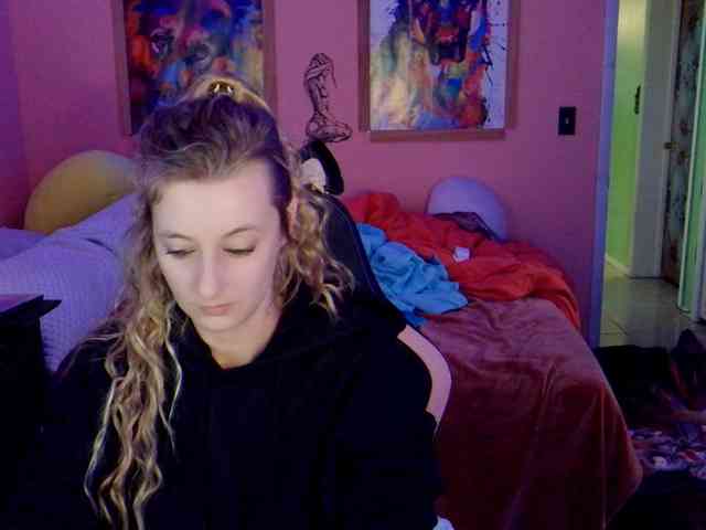 YourSecretGirlFriend963 webcam